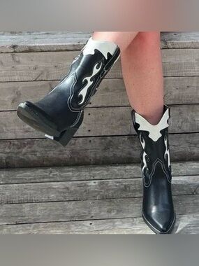 Universal Thread Black and White Western-Inspired Women's Heeled Boots
